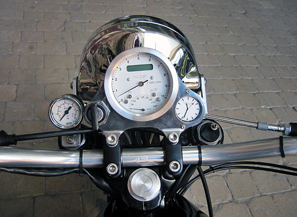 Moto Guzzi Le Mans 3, Micha