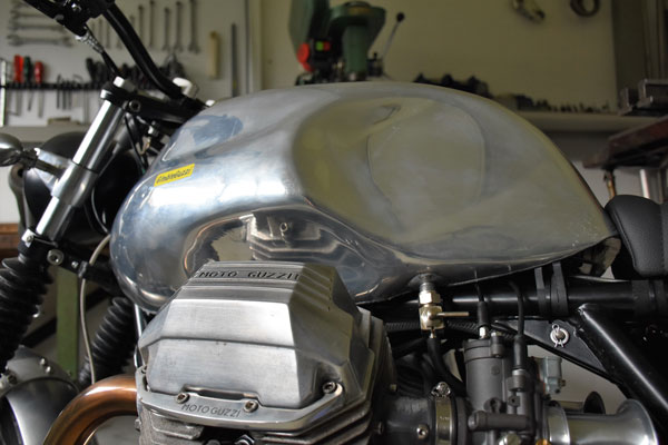 Moto Guzzi Mille GT, Peter